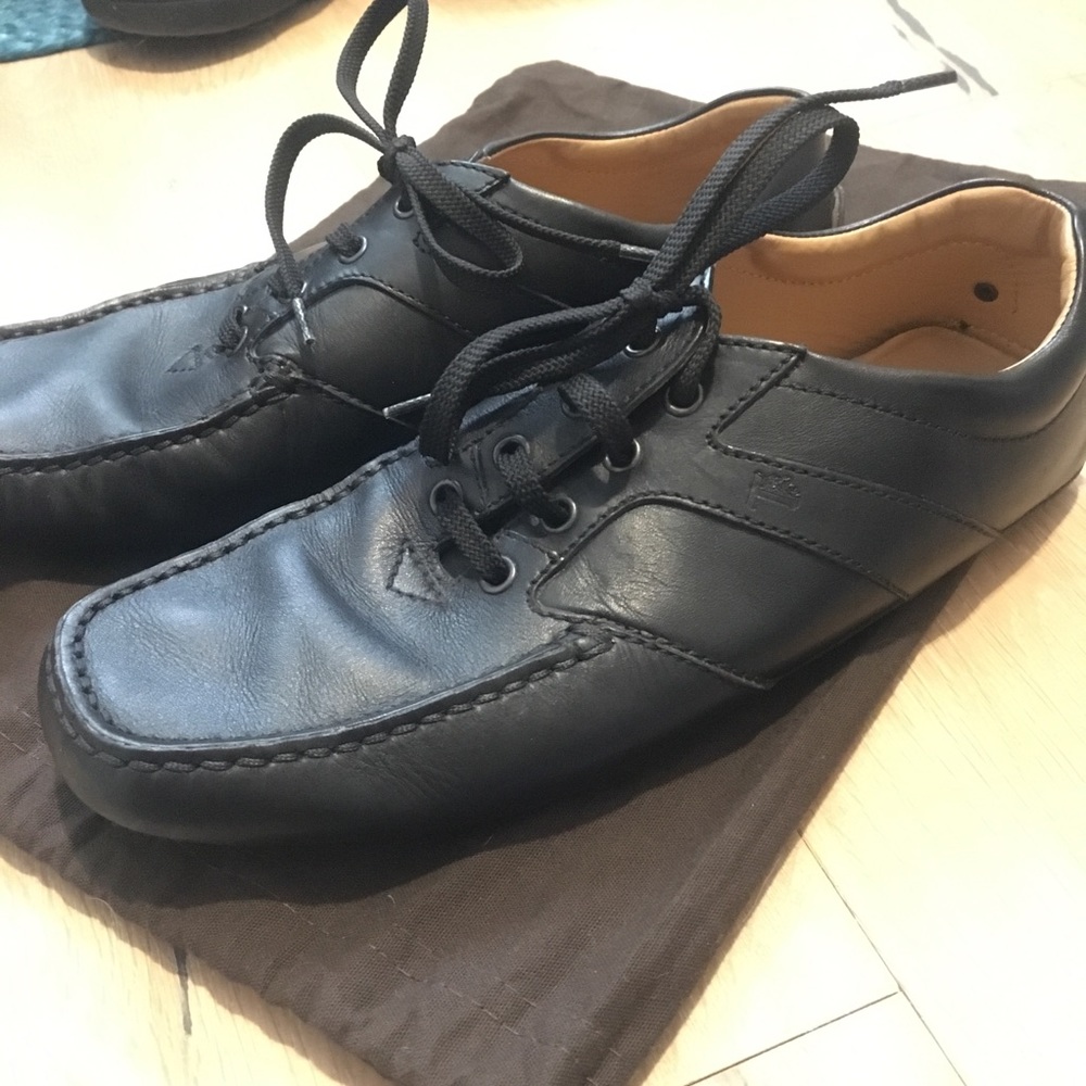 Tod’s Men’s Lace-Up Gommini Loafer in Black